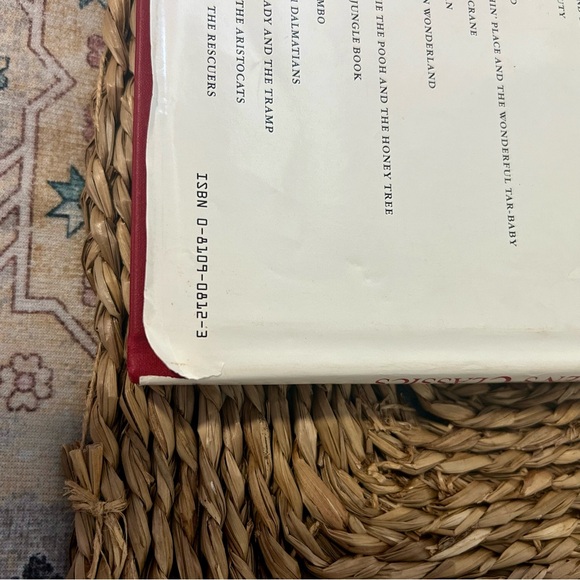 Walt Disney’s Treasury of Children’s Classics Hardcover Book - Picture 6 of 9